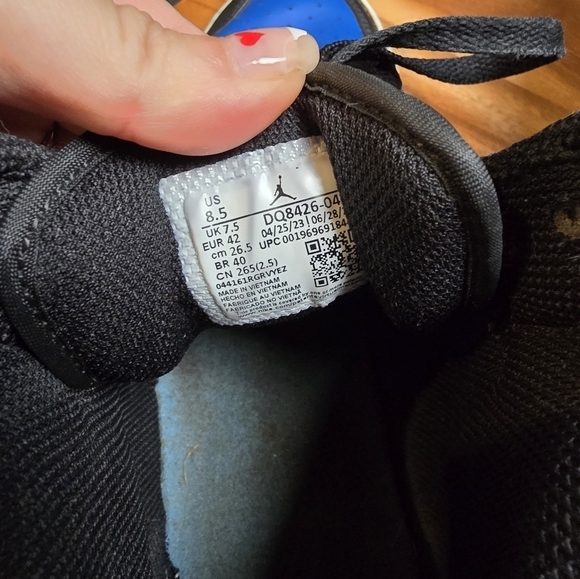 Air Jordan 1 Retro Varsity Royal Blue Black Men's Size 8.5. - Picture 6 of 7